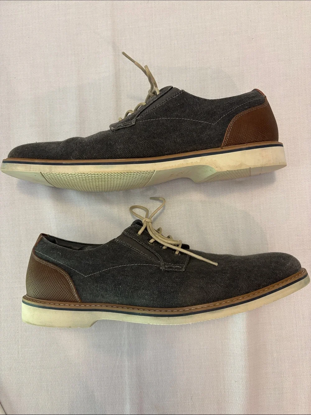 Nunn Bush Men's Gunmetal Gray Canvas Oxfords with Tan Trim Size 13